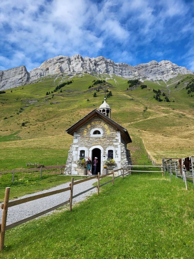 Appartement Cosy Face Aux Aravis Le Grand-Bornand Luaran gambar